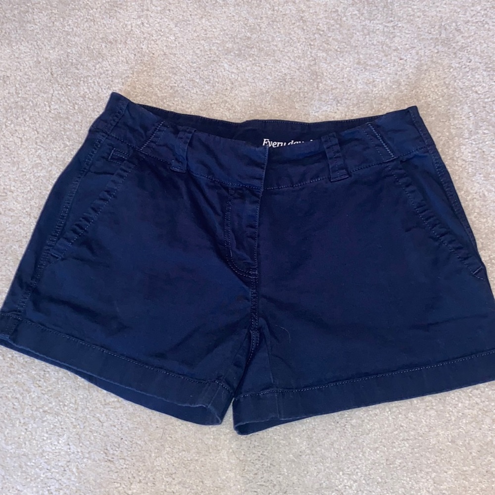 Vineyard vines navy khaki shorts